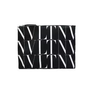 스크래치 발렌티노 VLTN 로고 클러치백 UY2B0692HWP 0NI