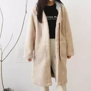 [올리비에스클로젯]테디양털 후드배색 집업 롱 코트_O1910CT613D
