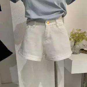 뚜에스틸로 여사친 청 여름 반바지 와이드 청반바지 일자 청바지 하이웨스트 핫팬츠 ADOR2