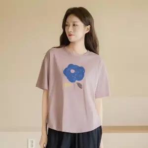 [마담4060]엄마옷 마담4060 [내추럴포엠]한송이루즈핏반팔 여성 데일리 티셔츠 -RTE26