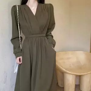 브이넥 A라인 주름 포켓 원피스