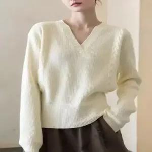 여성 니트 가을 꽈배기 브이넥 보송보송 슬림핏 탑 KS3