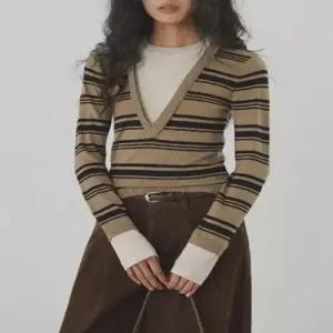 휴가 스트라이프 깊은 브이넥 슬림핏 긴팔 톱 여친 니트 가을 투피스 KS3