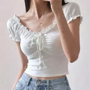 [하프클럽/옷자락]여자 데이트룩 러블리 셔링 오프숄더 크롭티 반지