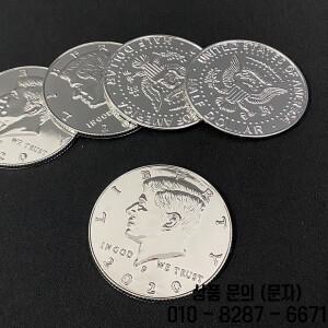 점보 하프 달러(플라스틱 3인치) 마술 트릭 닫기 거리 환상 소품 액세서리 나타나는 배니쉬 코인 Magia
