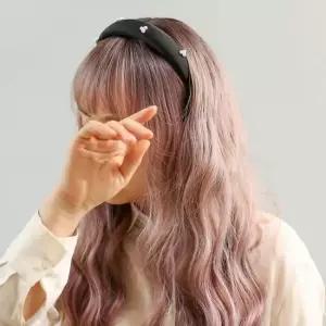 엔젤슈슈 새틴 진주 볼륨 헤어밴드 블랙 머리띠 새틴머리띠