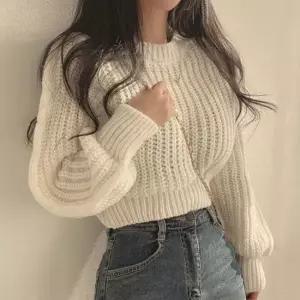 친절한탄씨 라운드넥 긴팔 크롭 니트티 루즈핏 도톰 짜임 니트 여성니트 루즈핏니트 도톰니트