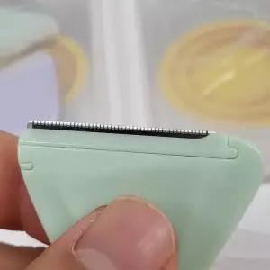 눈썹칼 아이소품 눈썹정리 휴대용 미니 삼각 눈썹면도기 2P 케이스 세트