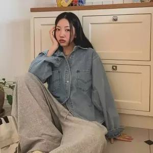 여성 베이직 스탠다드 투포켓 데일리 데님 남방_5