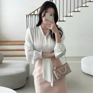 블리일리 화이트 셔츠 셔링 리본 스카프 타이블라우스