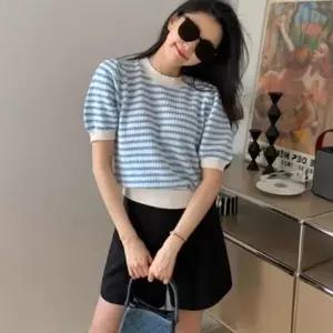 WL 줄무늬 반팔티 여름에도 답답하지 않게 입기 좋은 니트티 LDN-20250074