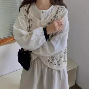 세군다 여자 조끼 캐주얼 프린트 민소매 라운드 싱글 백 탑 DOS1
