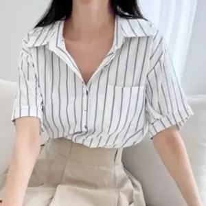 여성블라우스 여성 시원한 블루 데일리룩 스트라이프 기본데일리룩 여름 남방 원픽 반팔 블라우스 상의