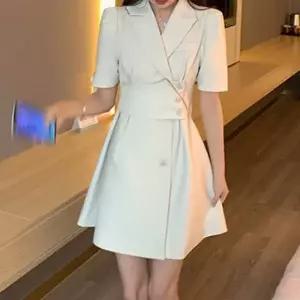 테일러드 하객룩LDN-20250159 랩스타일 원피스 무드 단정한