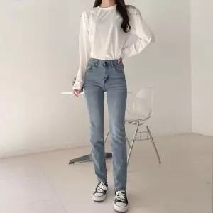[하프클럽/]여성 데님 일자바지 편안한 스판 청바지 연청 워싱 셀프컷팅 하