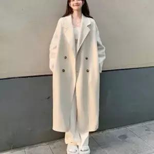 코트 자켓 점퍼 아우터 주말 외출 데이트 패션 모직 소재 무지 롱 여성