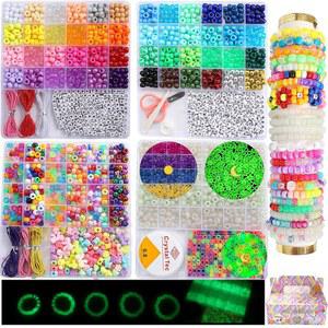 니키구오 2500 PCS 포니 비즈 주얼리 제작 키트 u2013 96 컬러, UV 색상 변경 및 글로우 알파벳 비즈, 하트 활 크리스탈 스트링, 도구, DIY 팔찌용 선물 상자, 목걸이