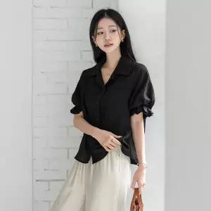 하프넨 링클 퍼프 반팔 블라우스