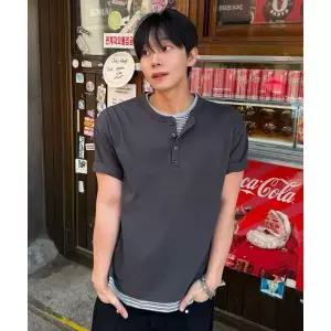(백화점상품)KIIMUIR [크롭] 스트라이프 레이어드 헨리넥 반팔 티셔츠_차콜135891