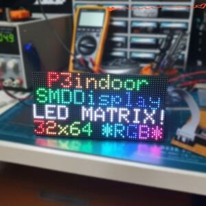 하이 퀄리티 P3 RGB LED 매트릭스 64x32 픽셀 개발 보드 SMD2121 스크린 모듈 사인 프로그래밍 가능