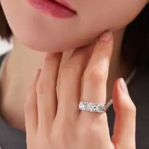 도로시 18k 브릿지 랩 다이아몬드 3캐럿 반지 1캐럿X3)