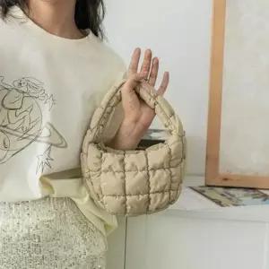 누빔가방 여성토트백 여성 패딩 도트백 핸드백 여성토드백 잔솔 미니 손가방