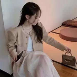 여성하객룩 금장 라운드 버튼 트위드 자켓
