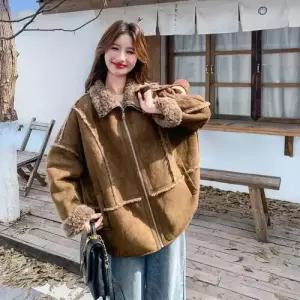 엘럽 여성용 모피 코트 다크 터틀넥에 도톰한 융털라이크 퍼 일체형 세무 쇼트 원템1