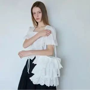 [에고이스트][BLUE LABEL]3단 펀칭 레이스 숄더백 ES2OAB01[35852992]