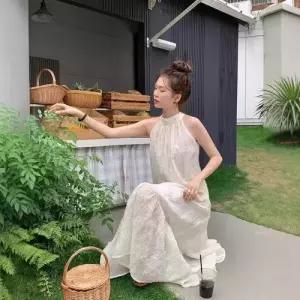 여사친 스커트 원피스 하계 바캉스룩 A라인 홀터넥 쉬폰원피스 프렌치 자수 롱스커트 시폰 쉬폰 admr2
