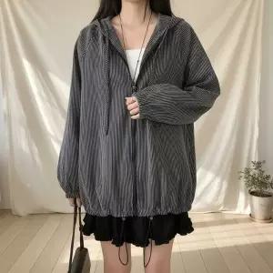 여성 루즈핏 스트라이프 후드집업 바람차단 재킷