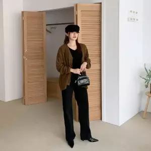 여성 브이넥 컬러 버튼 장식 오버사이즈 뽀글 가디건