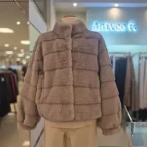 [아니베에프]인조퍼 차이나넥 자켓 A5AWJK430