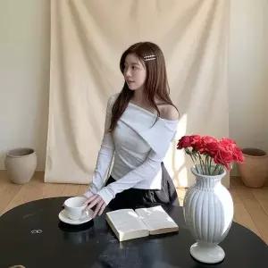 [신세계라이브쇼핑][옷자락] 여성 캐주얼 오프숄더 니트티 판초 망토