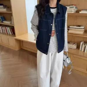 세군다 여자 조끼 캐주얼 데님 빈티지 터틀넥 싱글 민소매 나시 DOS1