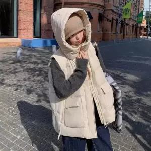 손오반 여성 조끼 다운 데일리룩 후드 KUK1