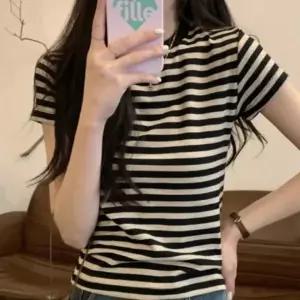 [하프클럽/]여름용 여성용 스트라이프 면 반팔티 단가라 셔츠