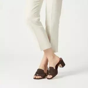 로로피아나 26SS 페코라네라 썸머 참스 샌들 FAI5579 H1B3