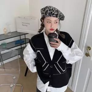 아가일 패턴 2컬러 브이넥 니트 여성 조끼 가디건