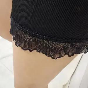 여성 속치마 레이스 장식 블랙 안전 팬츠 치마 안감 이너웨어 여름철 착용 편안한