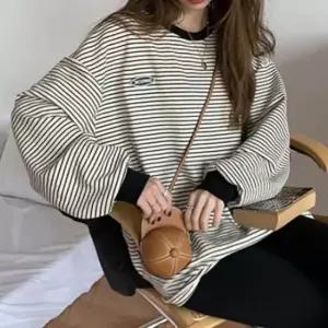루즈핏 단가라 스트라이프 맨투맨 티셔츠 스웨트셔츠