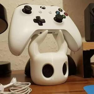 PS4 호환/PS5 호환/스위치 범용 게임 컨트롤러 스탠드 할로우 나이트 테마  데스크탑 디스플레이 액세서리