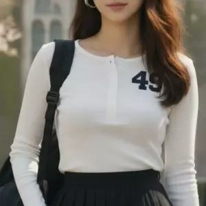 댄디코이라 봄티셔츠 긴소매 넘버티 봄스타일 데님코디 플리츠치마 코디 데일리룩 꾸안꾸룩
