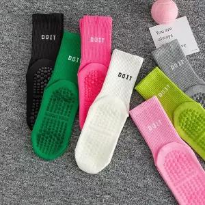 1/4Pair 코튼 통기성 중반 송아지 요가 양말 솔리드 컬러 미끄럼 방지 여성 스포츠 필라테스 댄스 피트니스