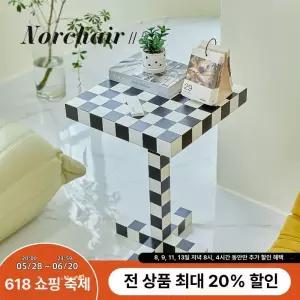 체커보드 인테리어 거실 쇼파 소파 북유럽