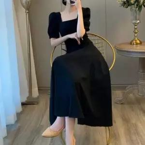 [하프클럽/]여름용 스퀘어넥 블랙 퍼프 반팔 롱 드레스 A라인 실루엣