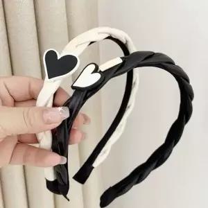 [하프클럽/]볼륨 하트 머리띠 가죽 패션 꼬임머리띠 데일리머리띠