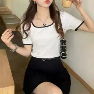 [하프클럽/]슬림핏 냉감 반팔 골지 니트 스퀘어넥 여름 티셔츠