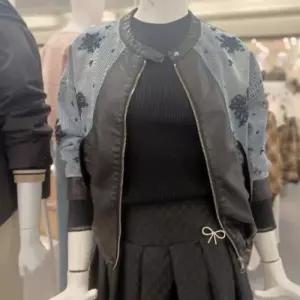 라티움 Latium HC06 데님 라이더 가죽 배색 비즈 자수 라운드 집업 벌룬청쟈켓 T2613jk09