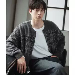 DRAW FIT 서강준PICK울 헤어리 노르딕 라운드 가디건 M.CHARCOAL DFKN5306MCC 392891